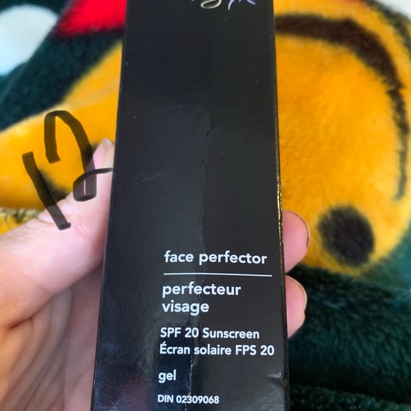 Makeup - Picture 4 of 6